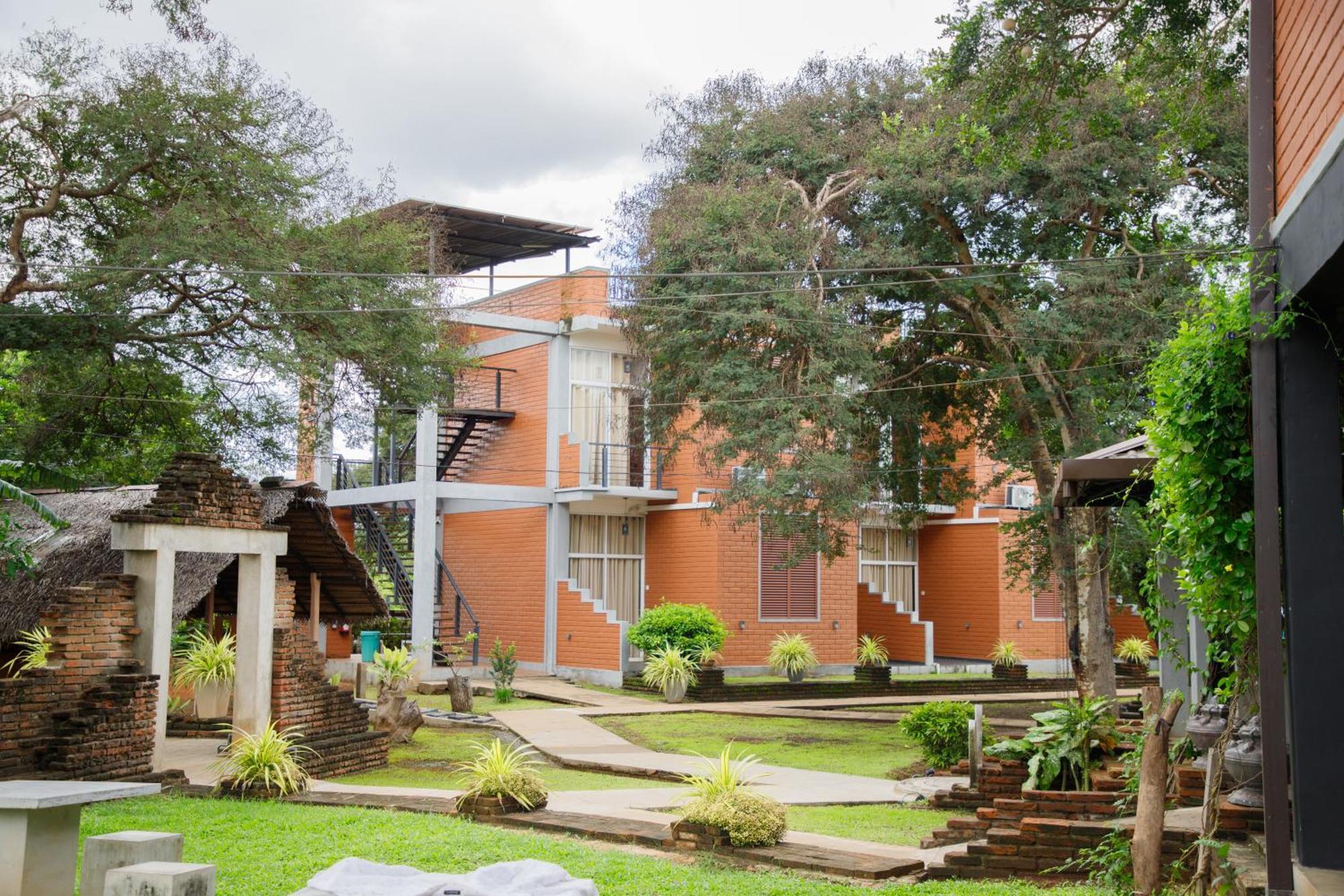 Monaara Leisure - Anuradhapura Exterior photo